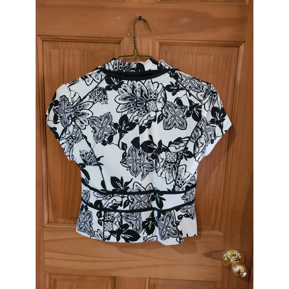 WHBM Jacket 6 - Picture 2 of 4